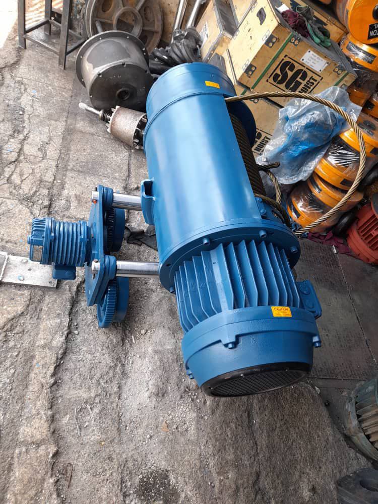 ساخت و نصب جرثقیل سقفی کیان صنعت شرق در همدان